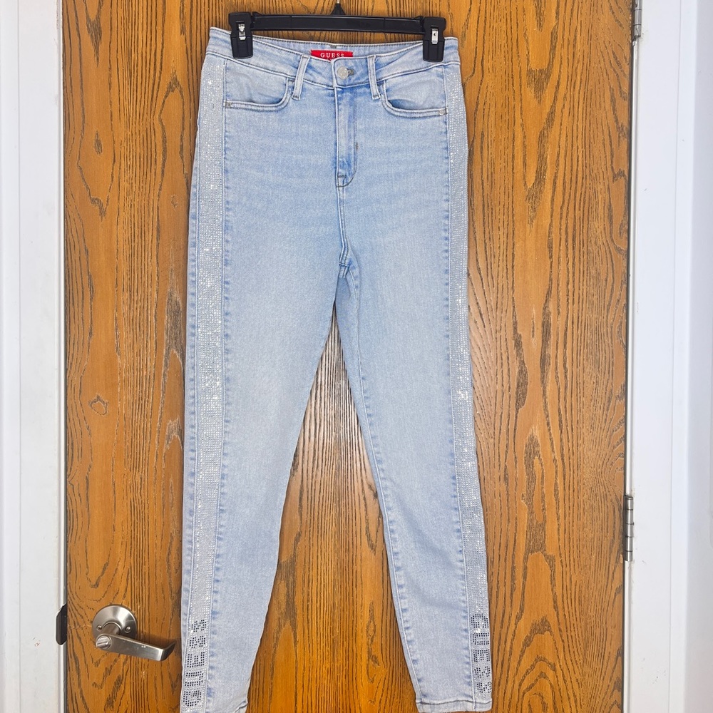 Light Wash High Waist with Diamonds
